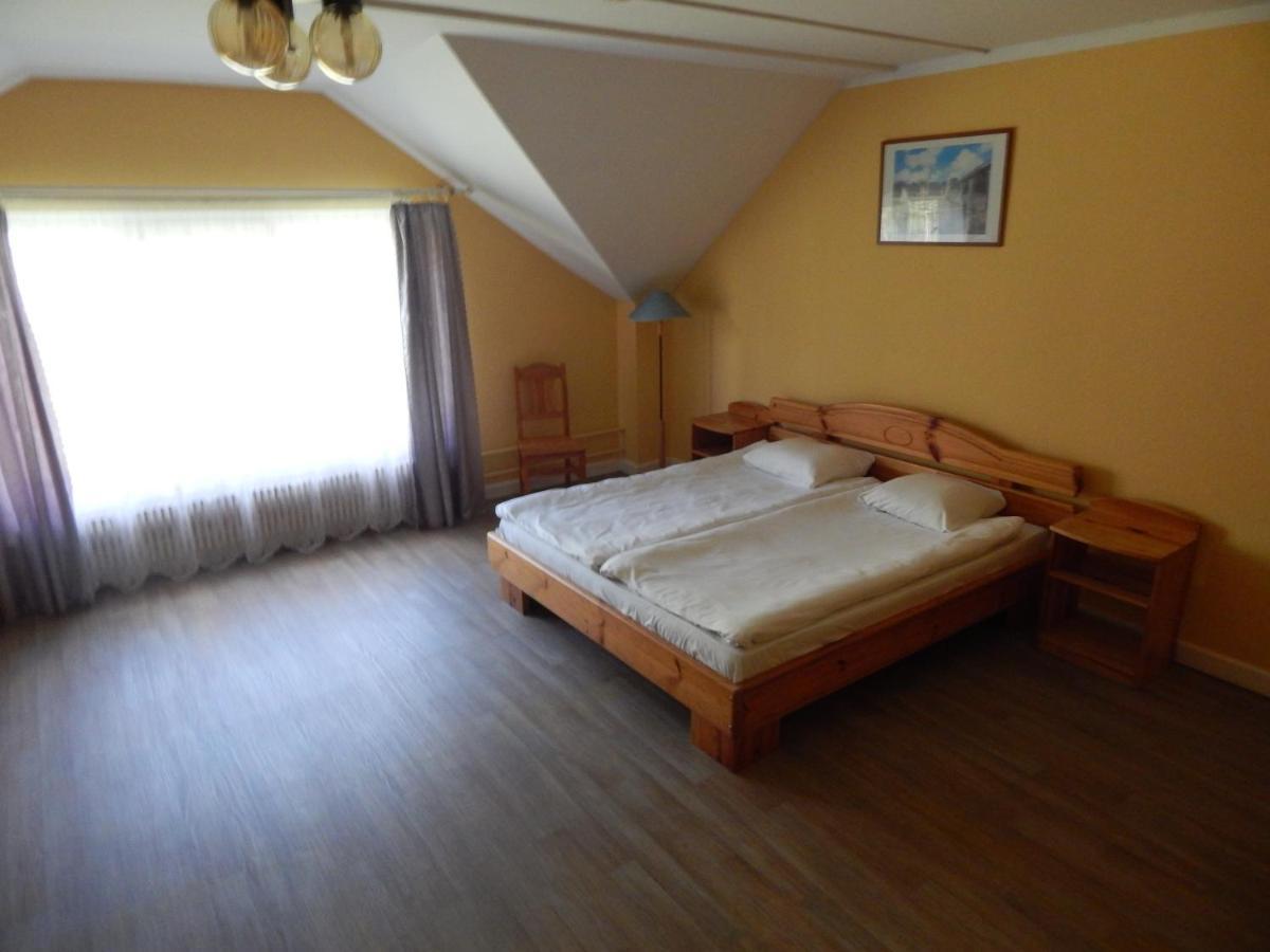 Motel Brencis Iecava エクステリア 写真